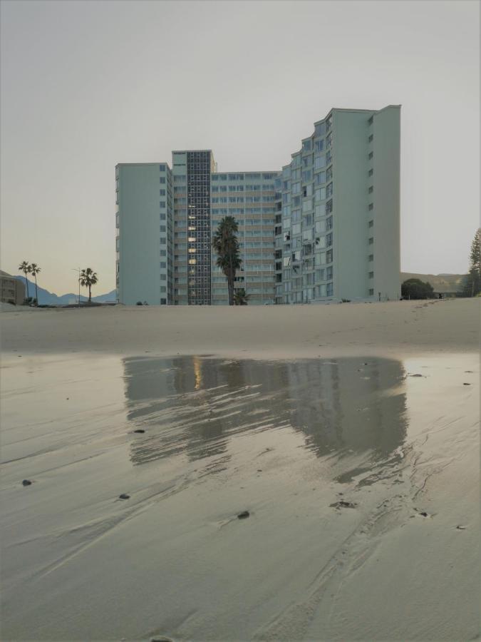 On The Beach At Strand Exterior foto
